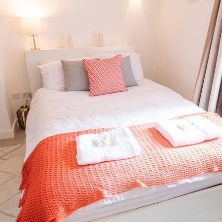 The New52 Oxford By 360Stays - Bespoke 2 Bed Luxury Apartment In The Heart Of Oxford City Centre With Parking Екстер'єр фото