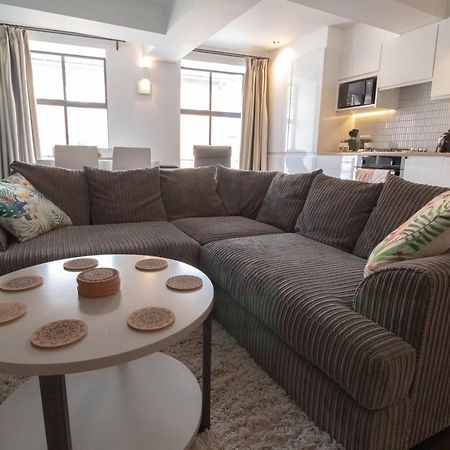 The New52 Oxford By 360Stays - Bespoke 2 Bed Luxury Apartment In The Heart Of Oxford City Centre With Parking Екстер'єр фото