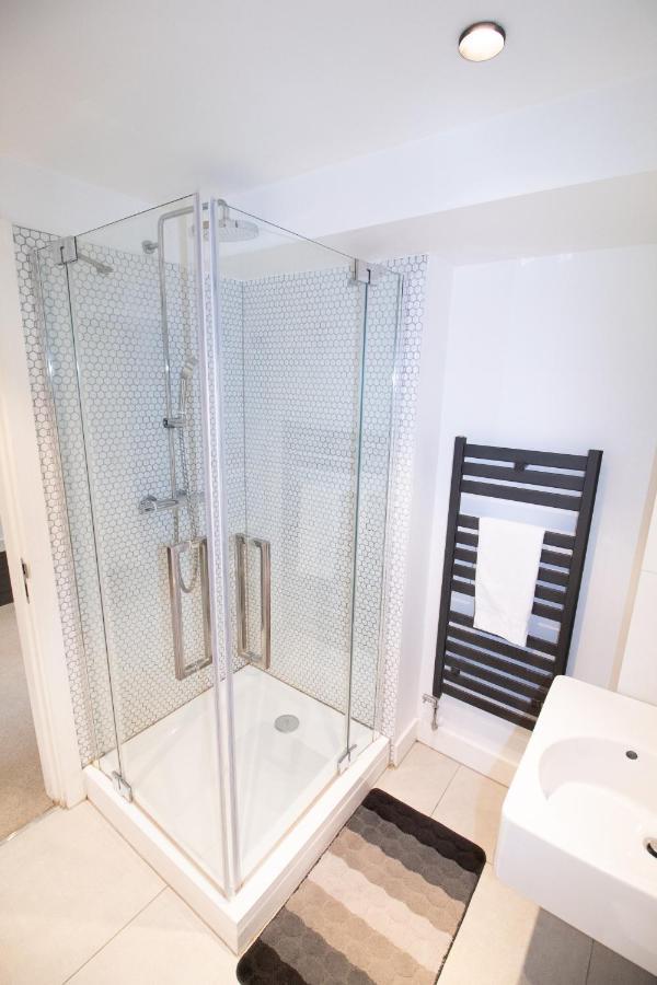 The New52 Oxford By 360Stays - Bespoke 2 Bed Luxury Apartment In The Heart Of Oxford City Centre With Parking Екстер'єр фото